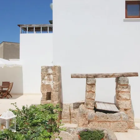 Courtyard With Pool * Racale