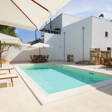 Courtyard With Pool Villa *