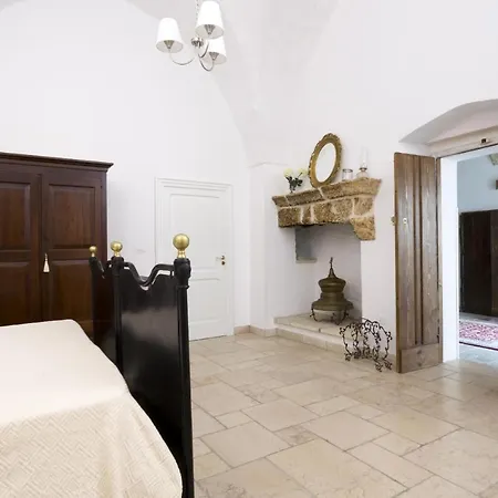 Courtyard With Pool Villa Racale